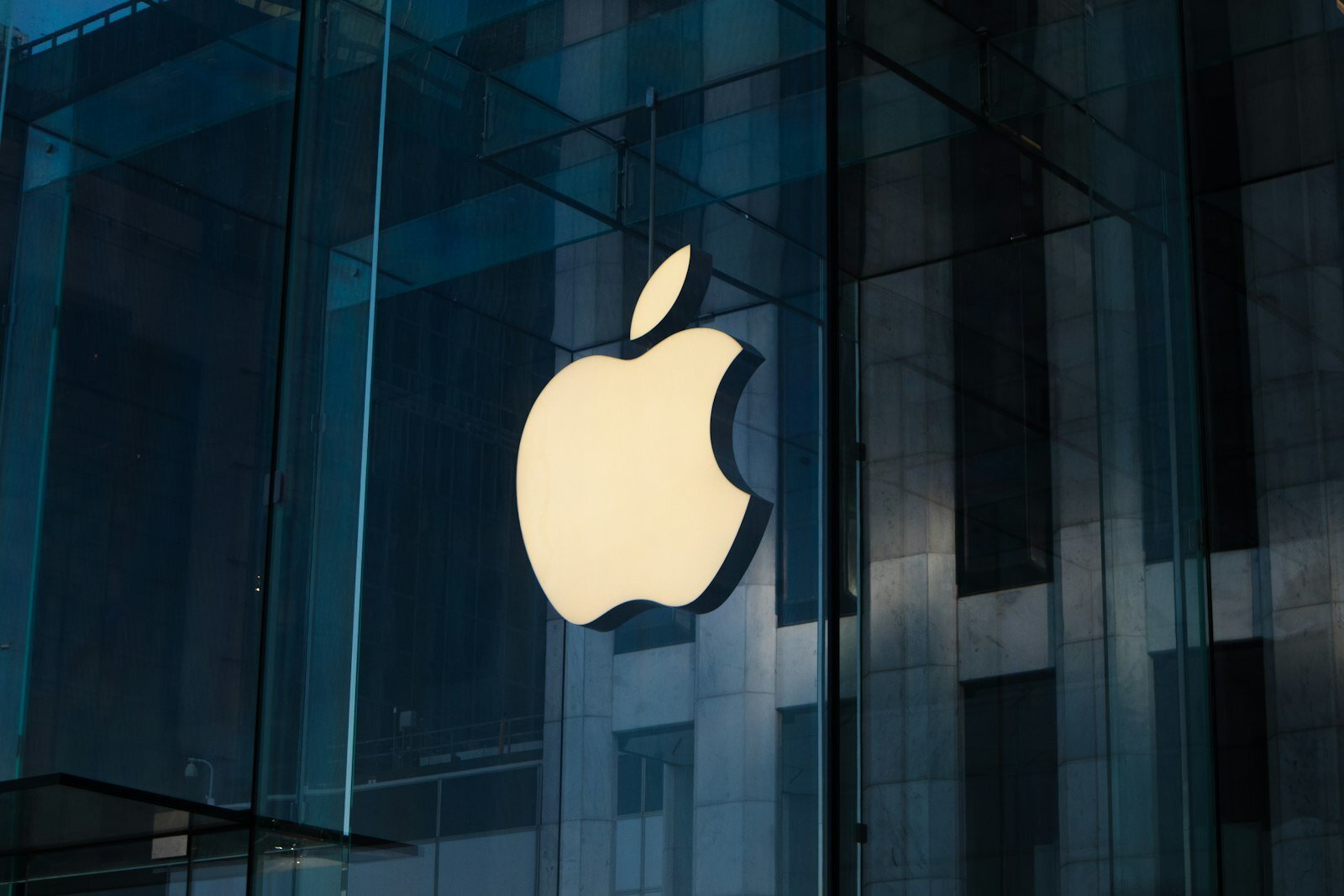 Apple Intelligence rollout in China with Alibaba Qwen AI on an iPhone