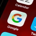 Google app screen showing AI chatbot feed customization for Discover
