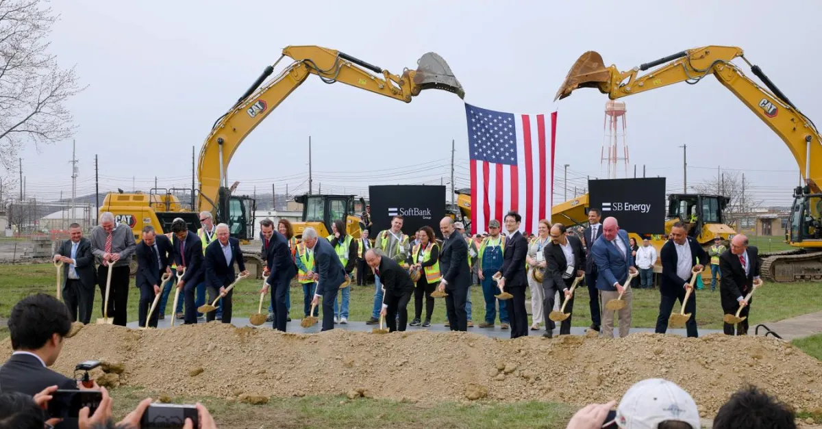 SoftBank’s Trump Library Donation Draws Scrutiny Over Ohio Data Center Deal