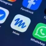 Smartphone screen displaying app icons including Muse, Messenger, Instagram, Facebook, Threads, and WhatsApp.