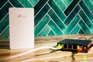 home router and smart devices representing AI hacking on a home network