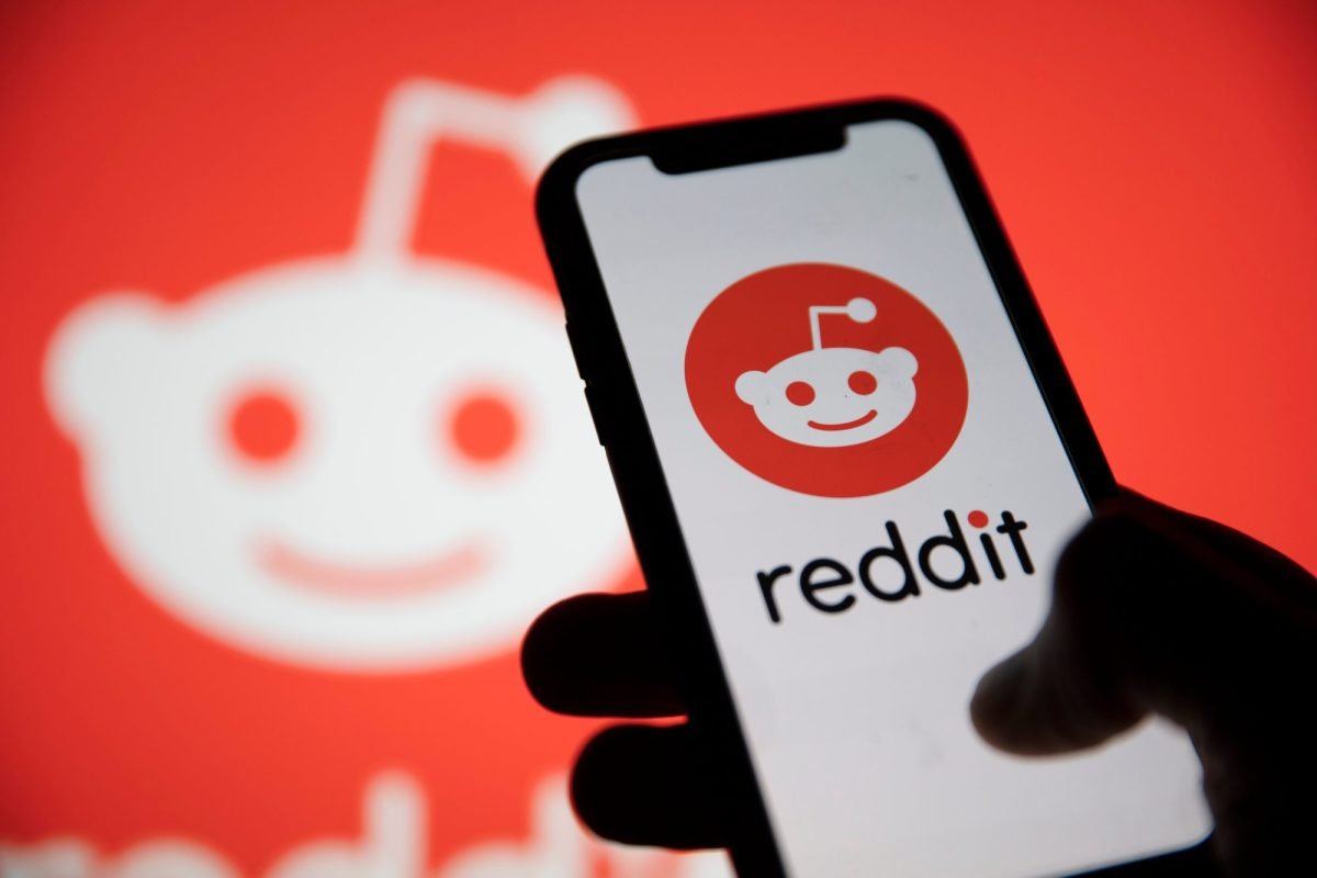 Reddit moves to put logged-in users at the center as AI search cuts into referrals